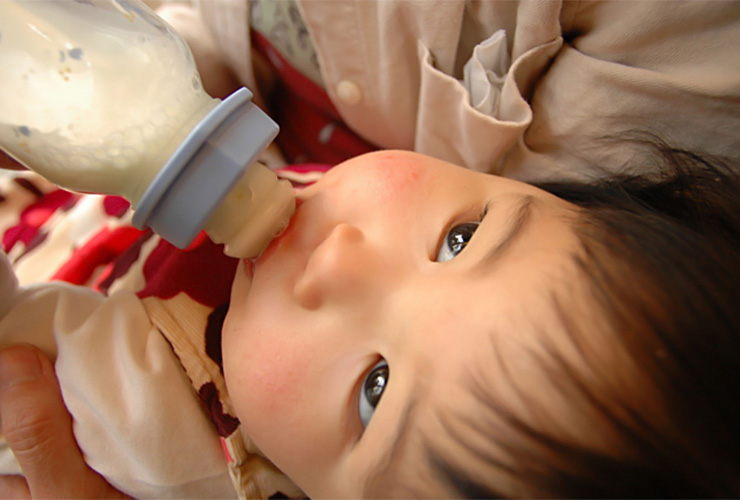 一対一の授乳時間がはぐくむ信頼関係