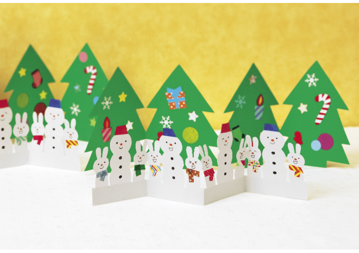 切り紙で簡単に作る「ツリーと雪だるまの切り紙飾り」