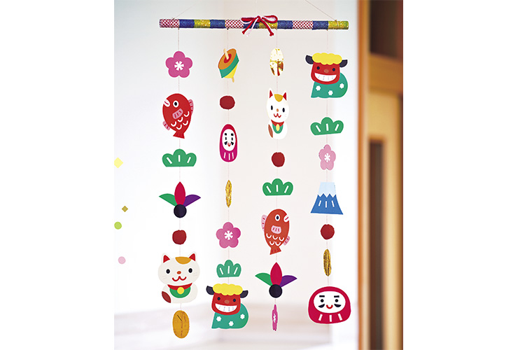 ザ・お正月のモチーフで新春の吊るし飾り