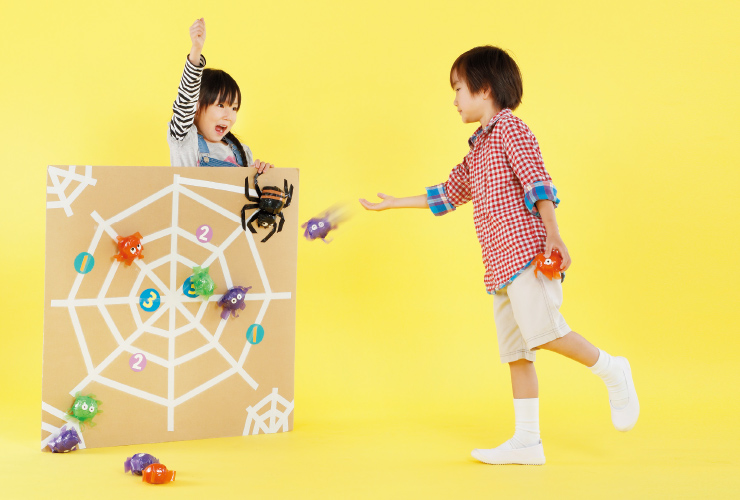 くもの巣ハロウィンダーツ From イギリス