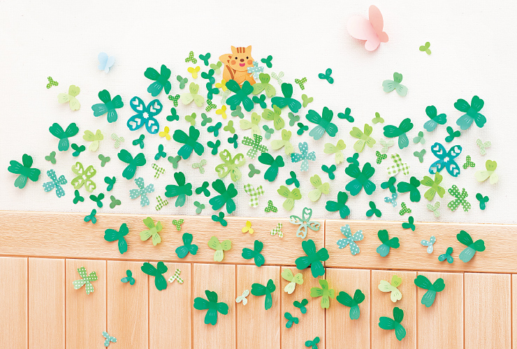 自由に飾る「クローバーのウォールデコ」壁面