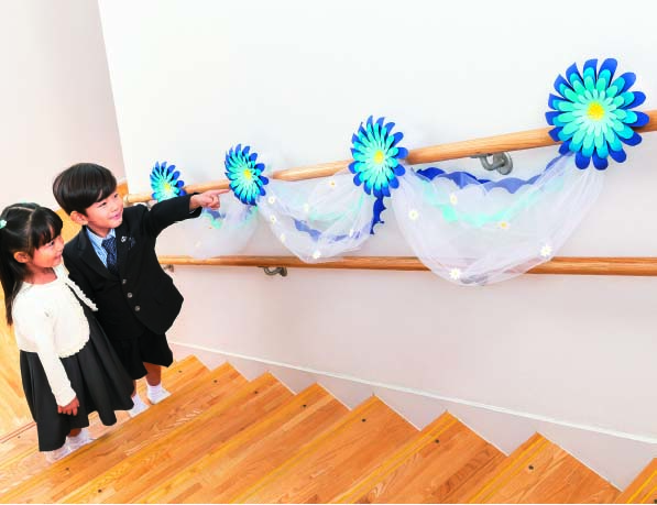 卒園式デコアイデア　階段飾り