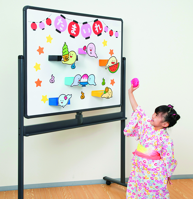 おばけのホワイトボード玉入れ